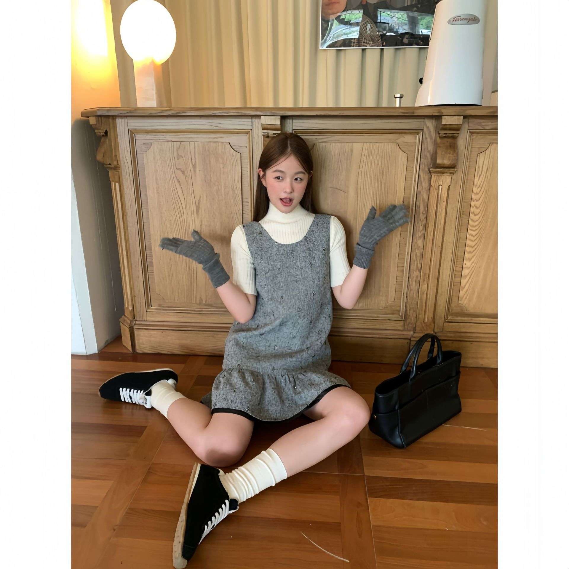 30代ファッション レイヤード風フリル付きワンピース