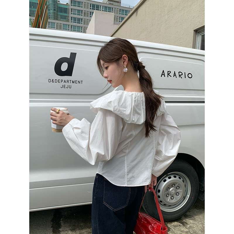 30代ファッション フリルカラーパフスリーブブラウス