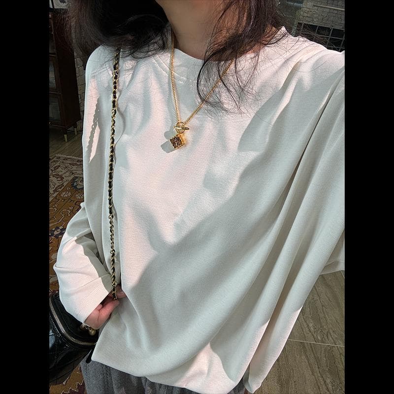 30代ファッション ゆったりオーバーサイズロングスリーブシャツ