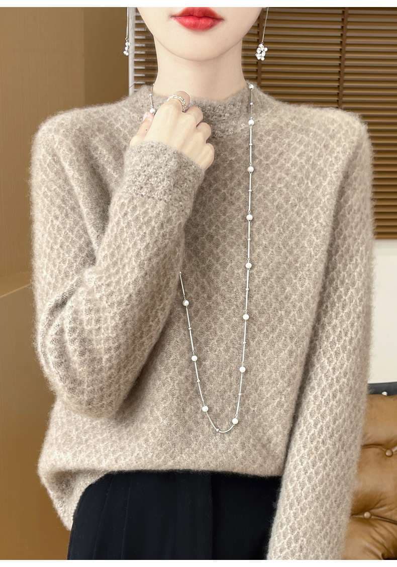 30代ファッション フワモコ質感の透かし編みセーター