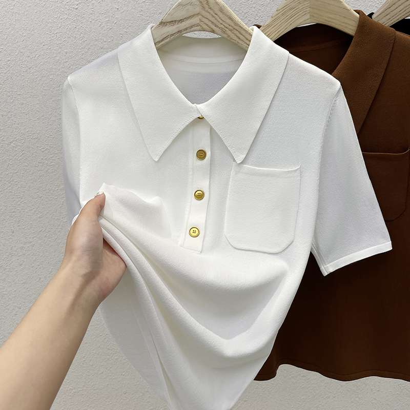 30代ファッション 上品シルエットのポロシャツブラウス