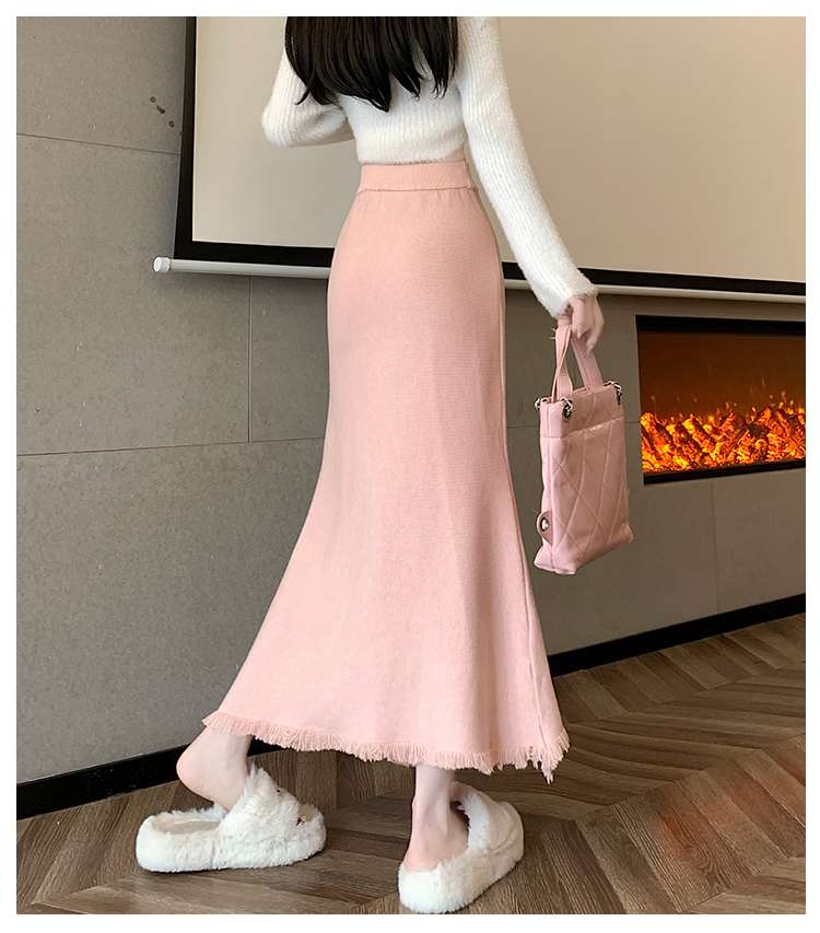 30代ファッション フリンジ裾マーメイドロングスカート