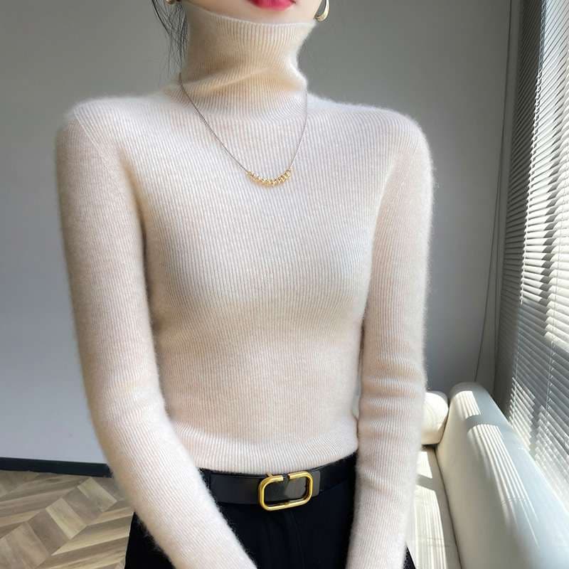 30代ファッション  ふんわりあったかタートルネックニット
