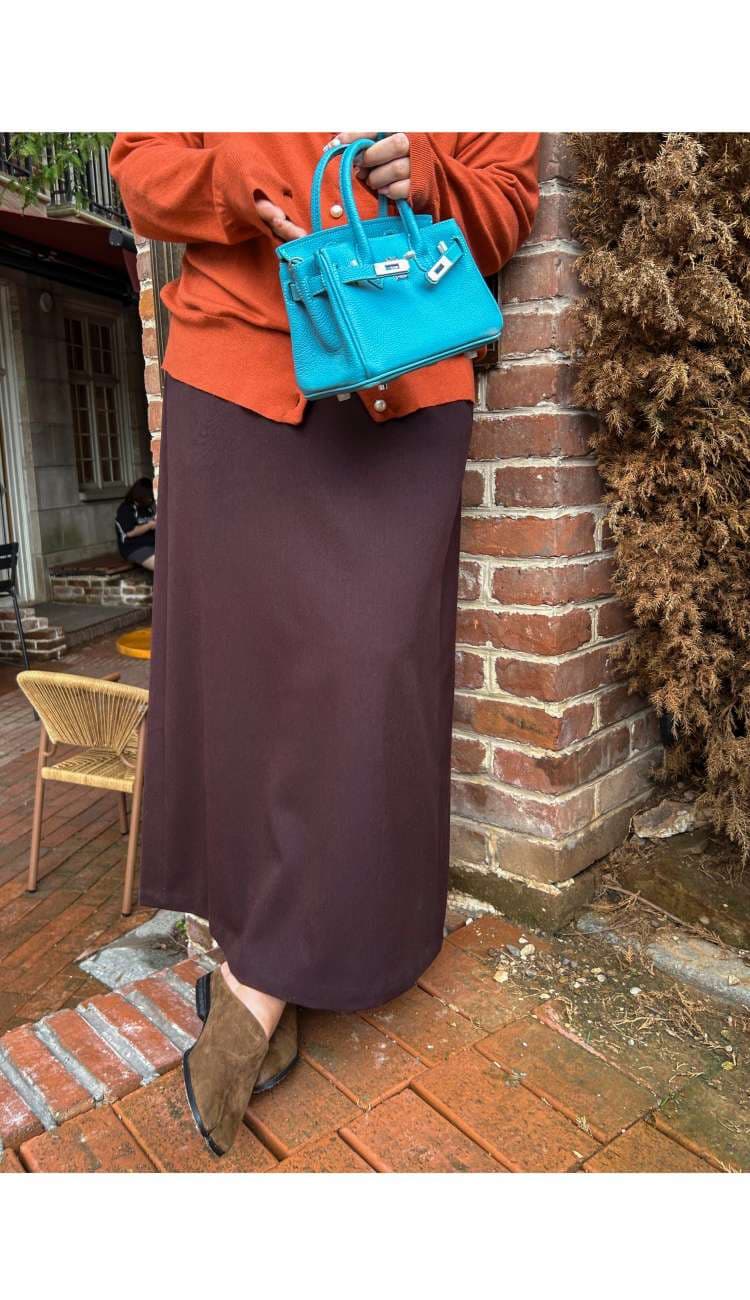 30代ファッション しなやかなマキシスカート
