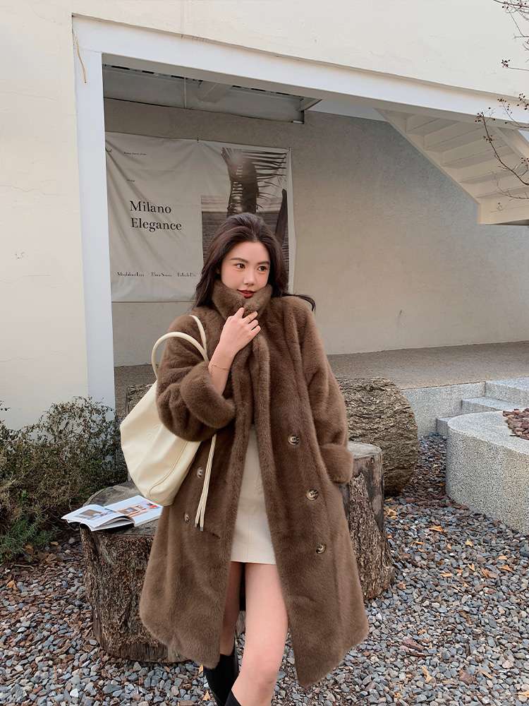 30代ファッション  ふわもこロングコート