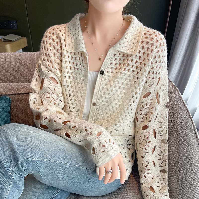 30代ファッション 透かし編みレーシーカーディガン