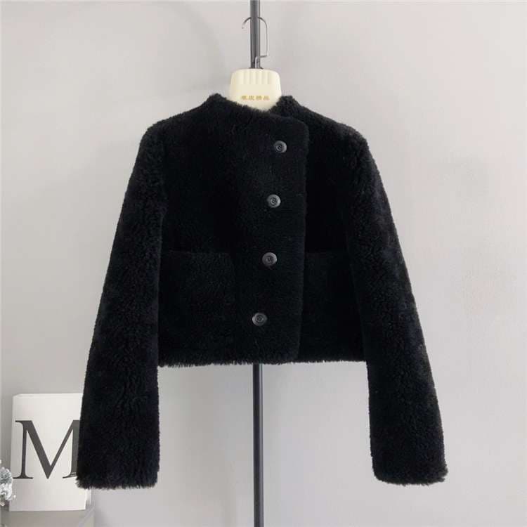 30代ファッション もこもこショート丈ジャケット