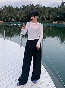 30代ファッション ゆったりワイドパンツ