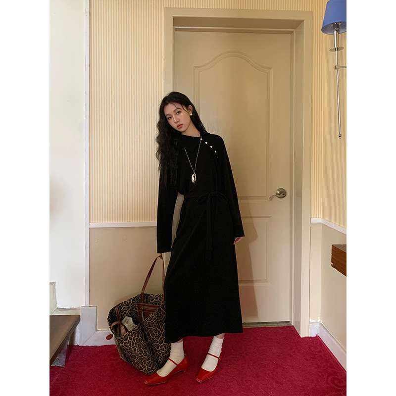 30代ファッション クラシカルロングワンピース