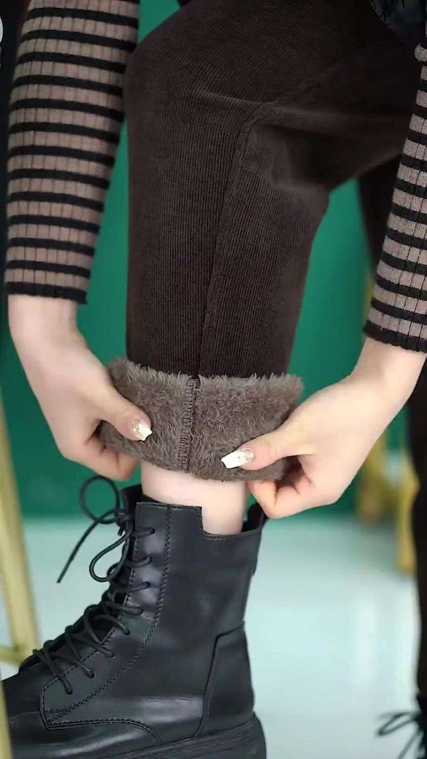 30代ファッション 暖か裏起毛ストレッチパンツ