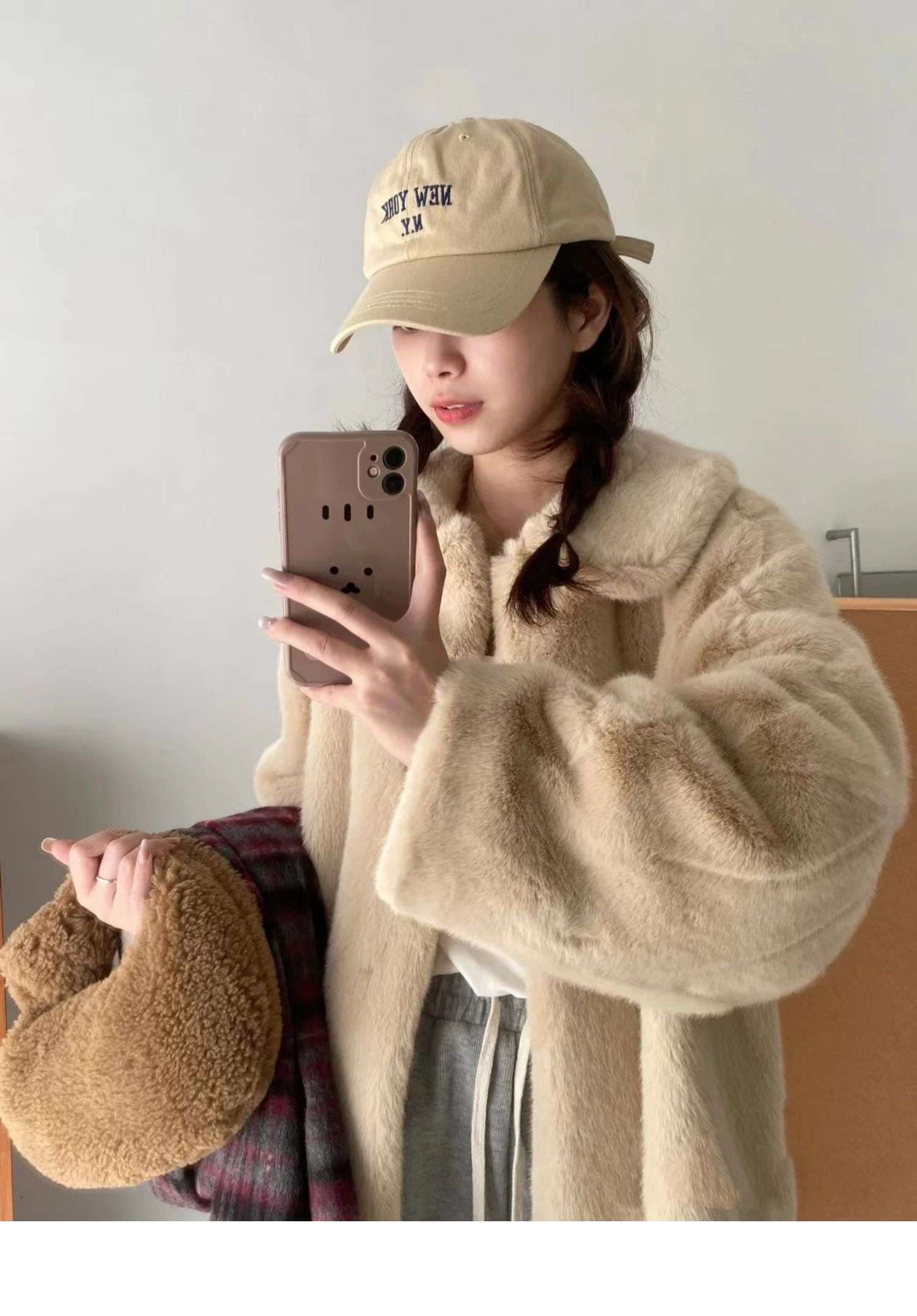30代ファッション  ふわもこロングコート