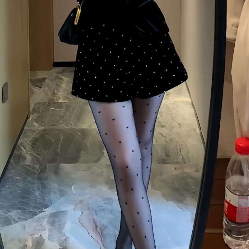 30代ファッション ドット柄キュロットパンツ