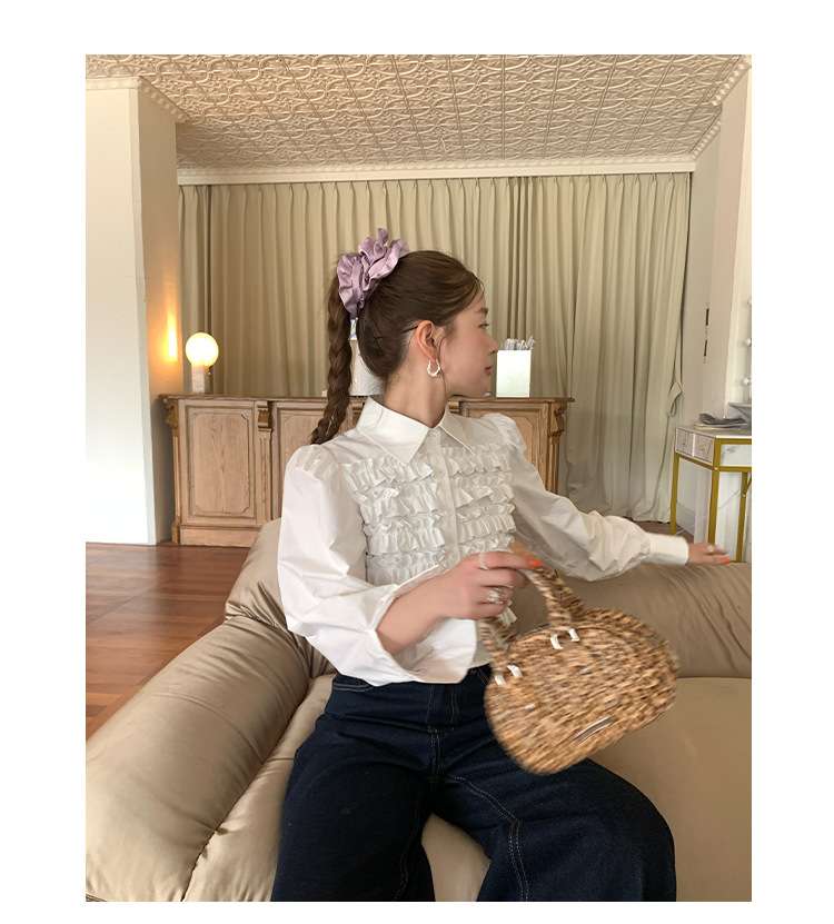 30代ファッション フリルタイプシャツ