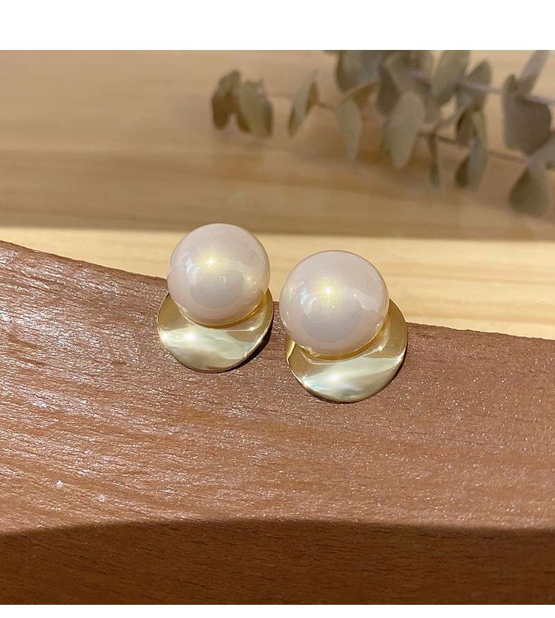 30代ファッション  パールドロップピアス