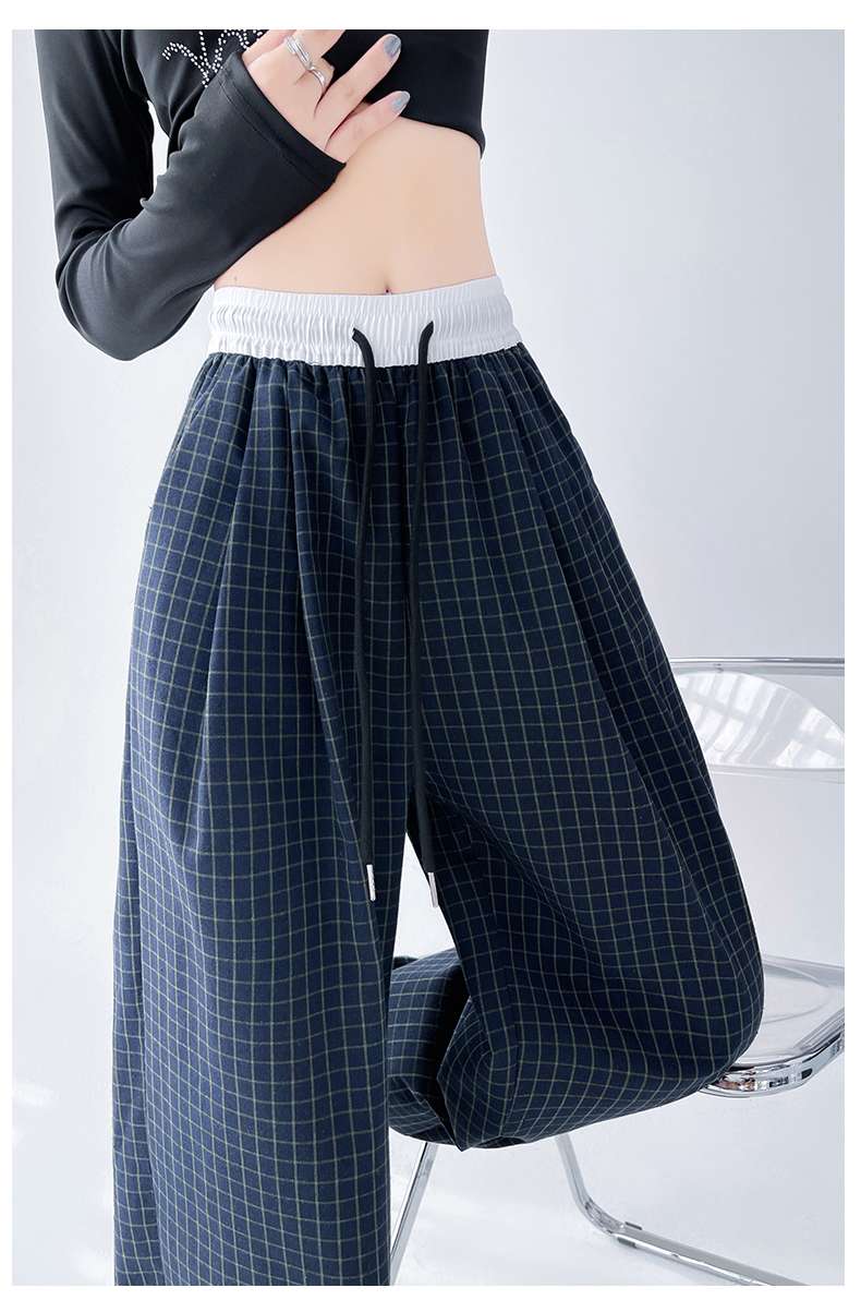 30代ファッション  ゆったりチェック柄ワイドパンツ