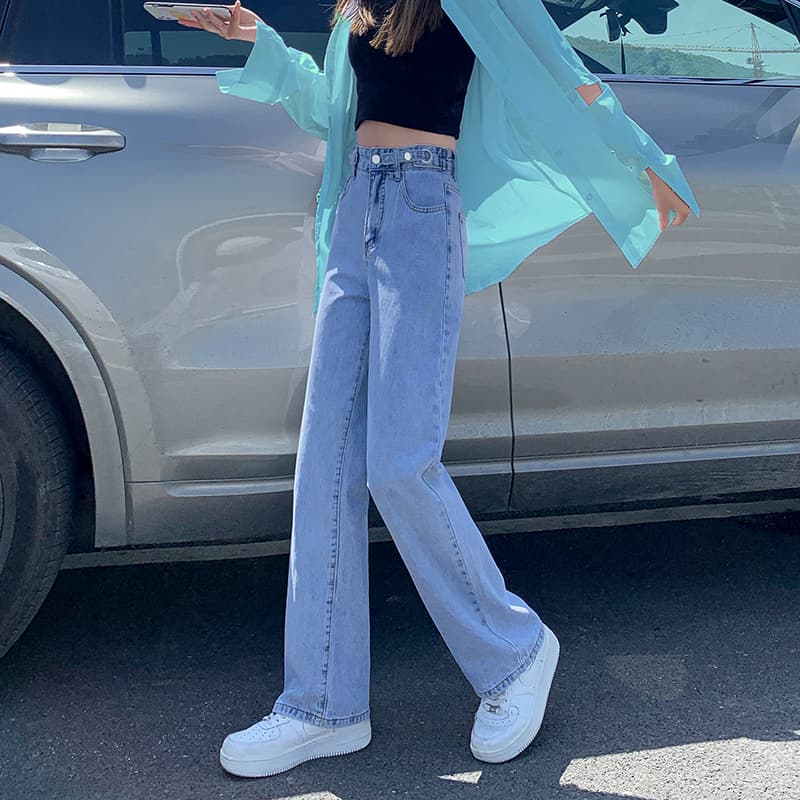 30代ファッション ゆったりシルエットデニムパンツ