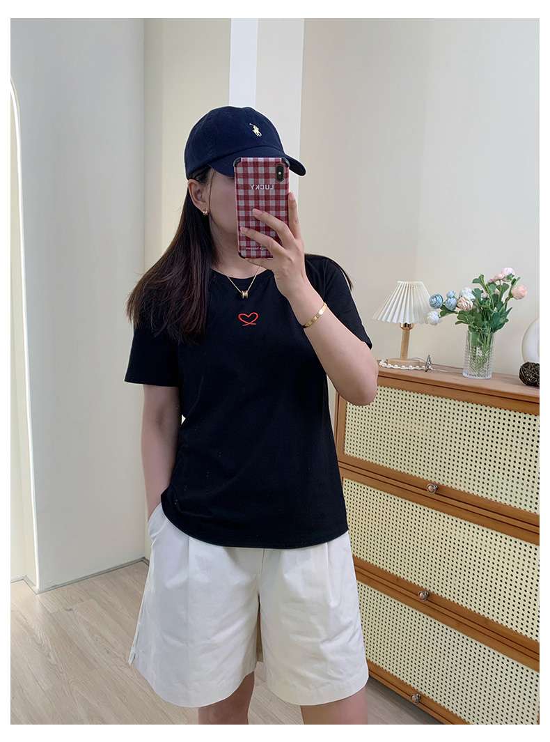 30代ファッション ハート刺繍入りシンプル半袖Tシャツ