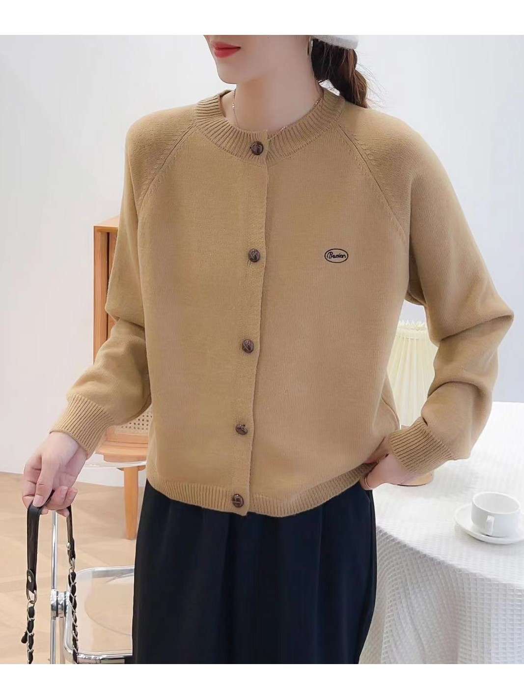 30代ファッション  クラシック ボタン カーディガン