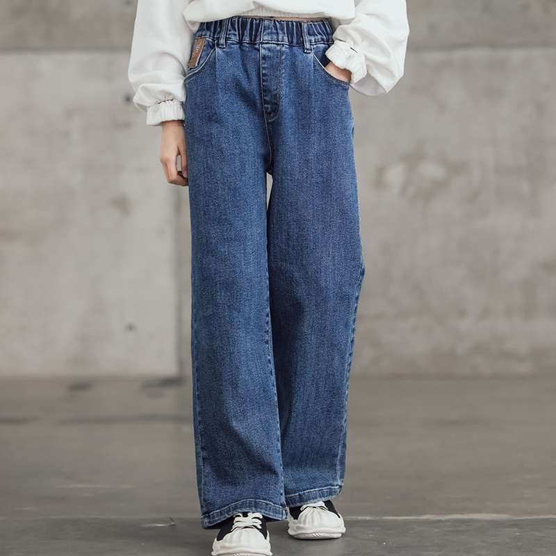 30代ファッション ゆったりストレート デニムパンツ
