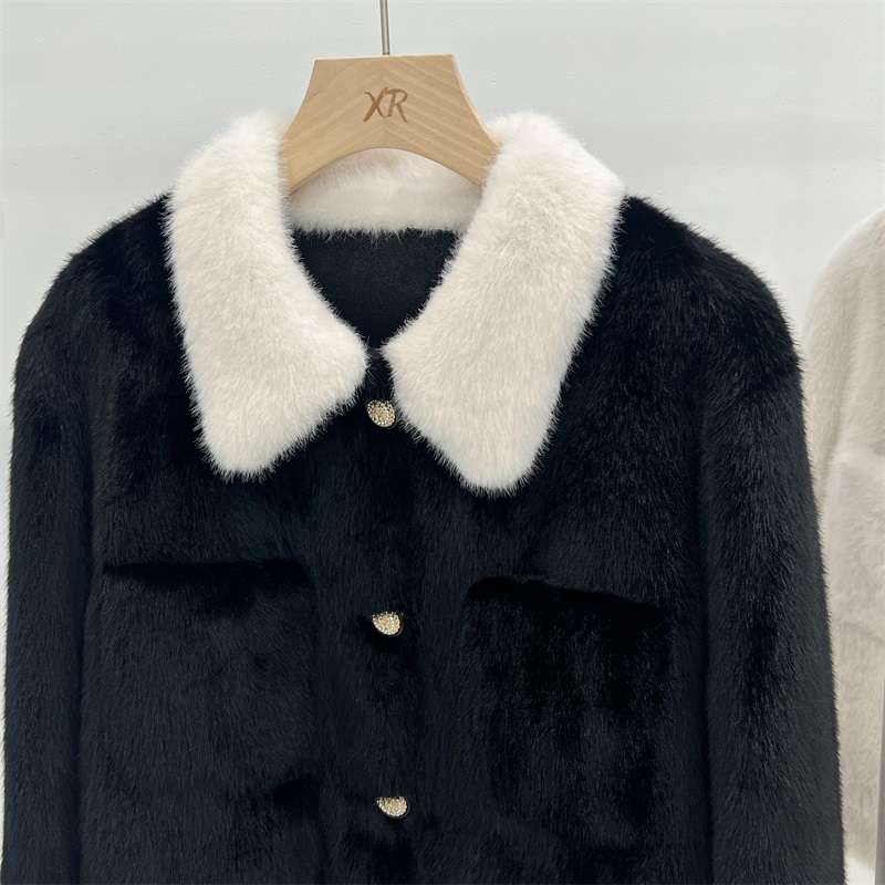 30代ファッション  ふわもこカラー切り替えショートジャケット