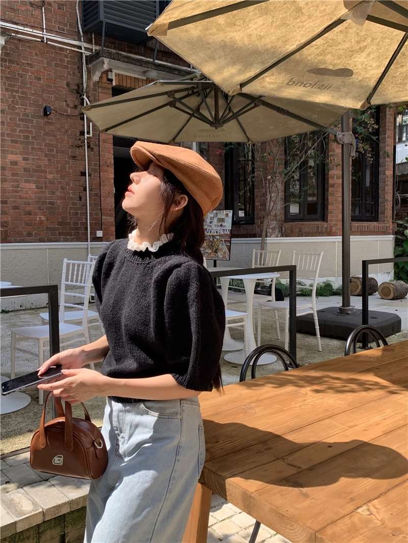 30代ファッション  フェミニンレース襟パフスリーブニット