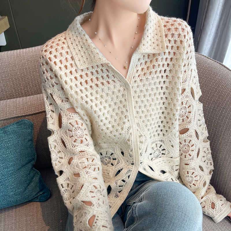 30代ファッション 透かし編みレーシーカーディガン
