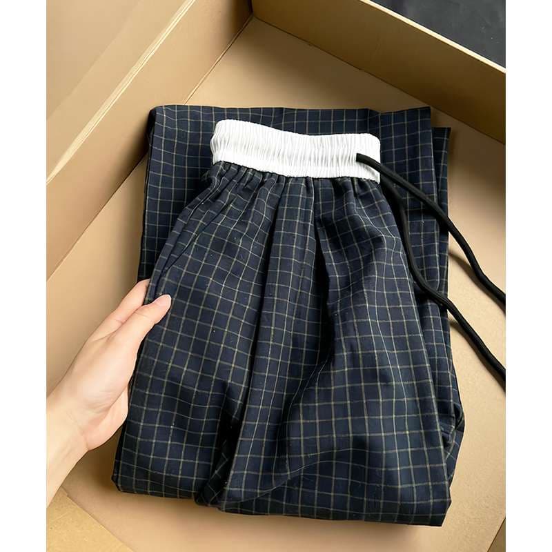 30代ファッション  ゆったりチェック柄ワイドパンツ