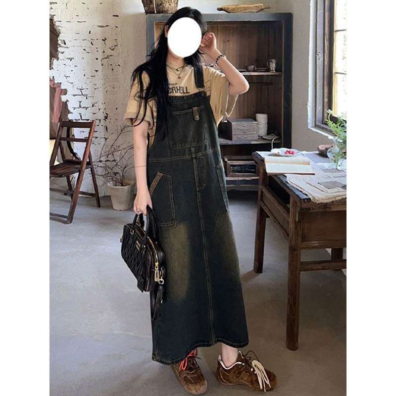 30代ファッション デニムオーバーオールワンピース