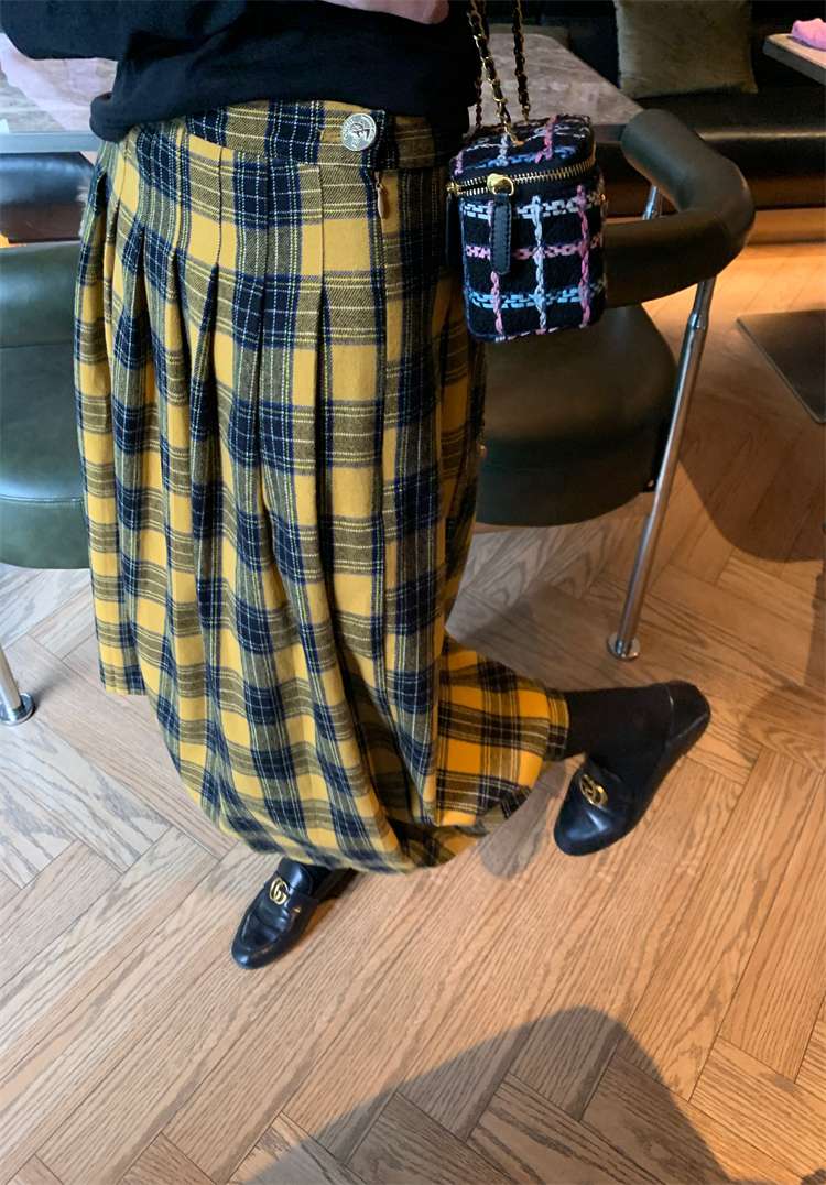30代ファッション クラシカルプリーツロングスカート