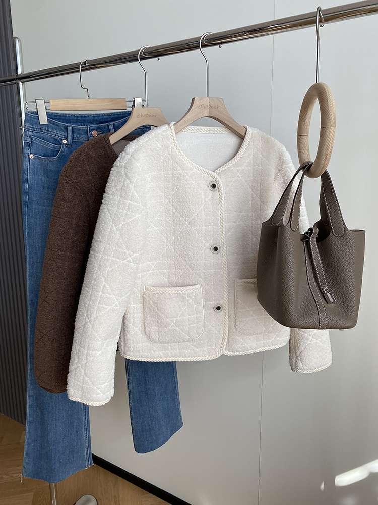 30代ファッション  もこもこボアジャケット