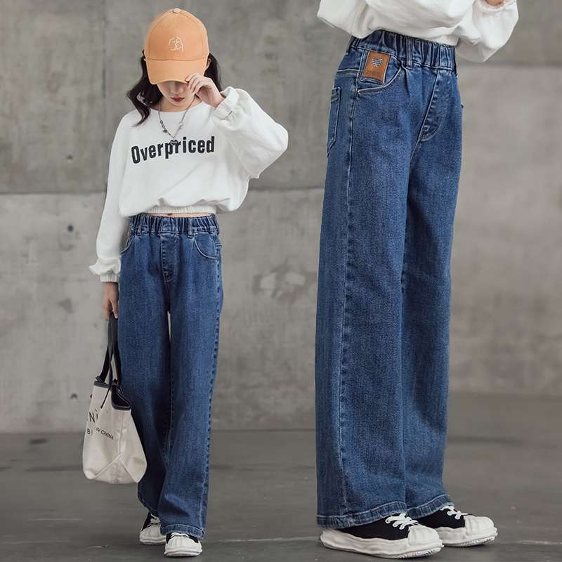 30代ファッション ゆったりストレート デニムパンツ