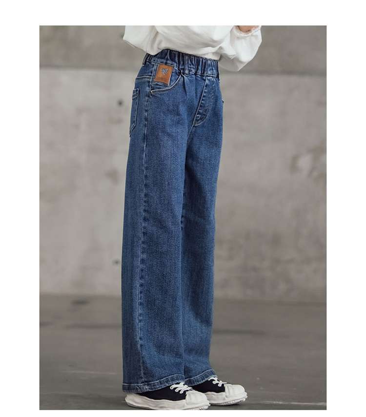 30代ファッション ゆったりストレート デニムパンツ