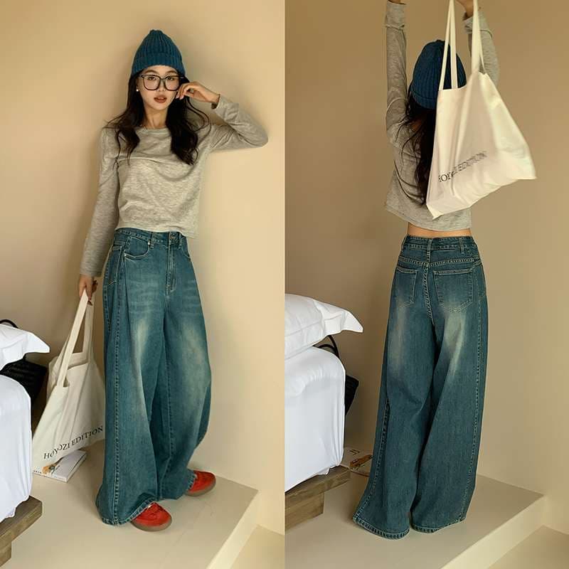 30代ファッション ワイドシルエットデニムパンツ