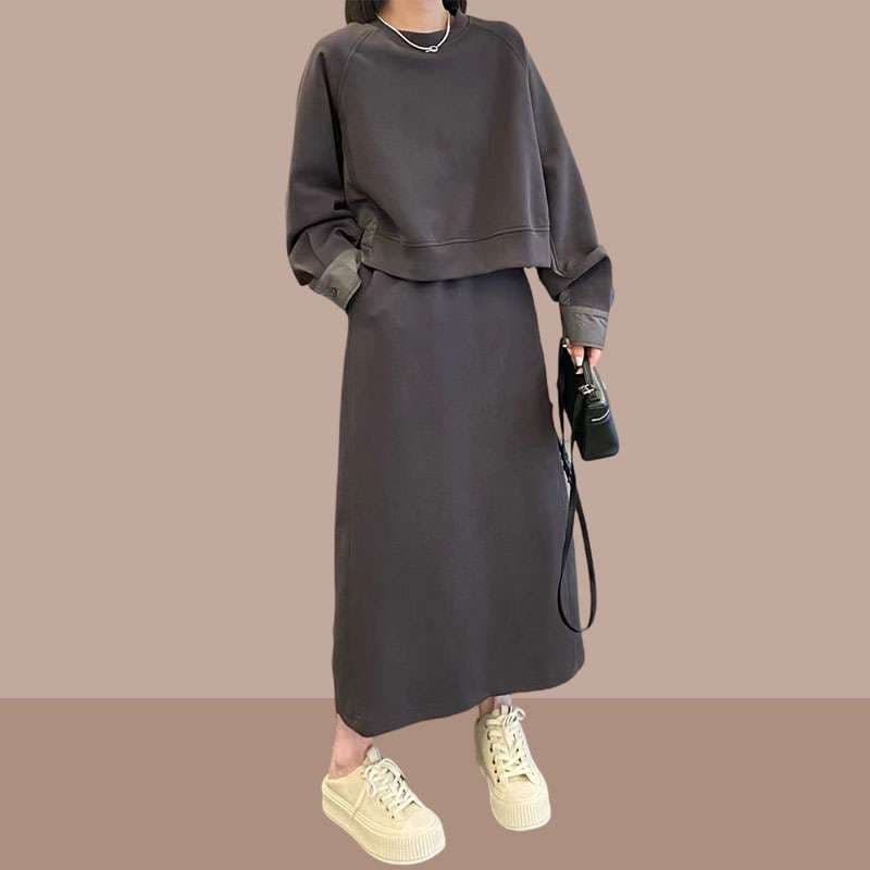 30代ファッション 大人カジュアルスウェットセットアップ