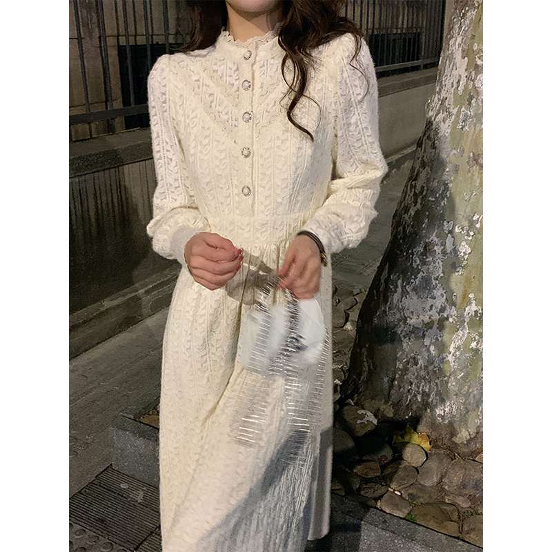 30代ファッション レトロ調レース襟ロングワンピース