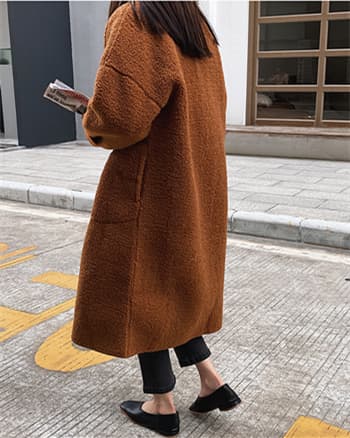 30代ファッション もこもこボア素材ロング丈コート レディース防寒アウター