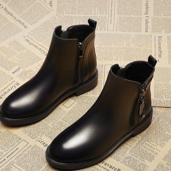 30代ファッション シューズ 上品シンプルなショートブーツ