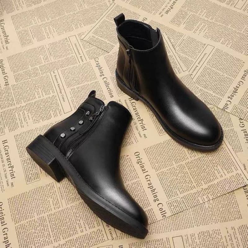 30代ファッション シューズ 上品シンプルなショートブーツ