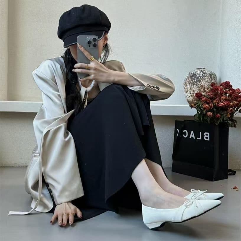 30代ファッション シューズ リボン付き ポインテッドトゥパンプス